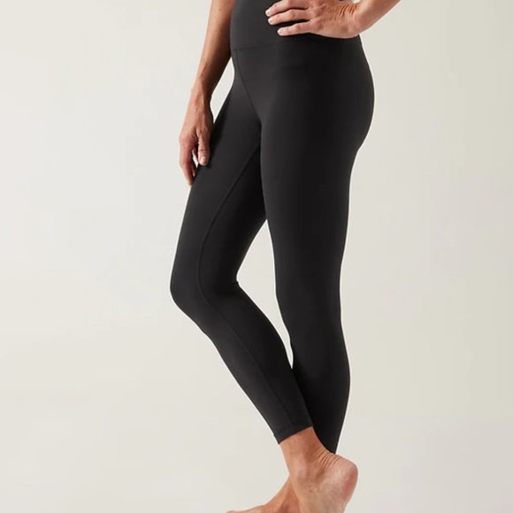 Athleta Pants - Athleta Black Elation High Rise 7/8 Tight Leggings - Size XS